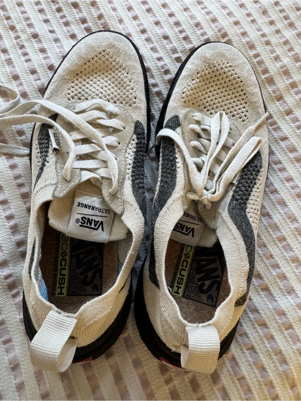 Vans Ultrarange Knit Men's Sneakers in Cream and Black